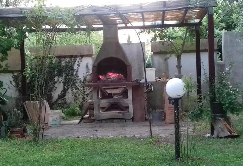 Апартаменты 2 спальни Вид на Сад, Villa Carol Appartamento E B&b