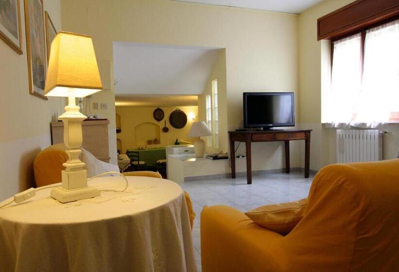 Апартаменты 2 спальни Вид на Сад, Villa Carol Appartamento E B&b