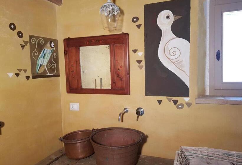Полулюкс, Terraluna Country House San Leo   San Marino