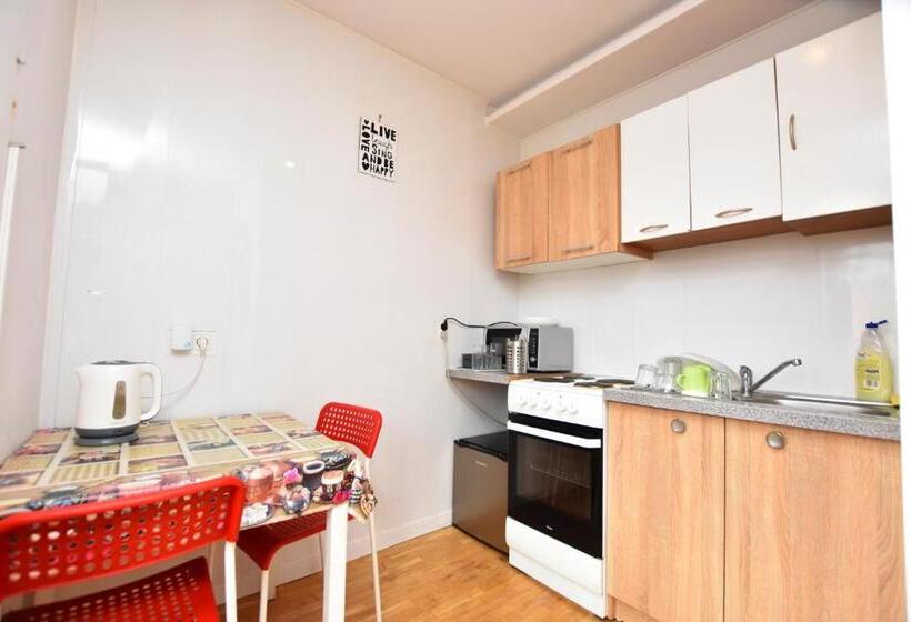 غرفة عائلية حمام مشترك, City Central Hostel   Pokoje Prywatne