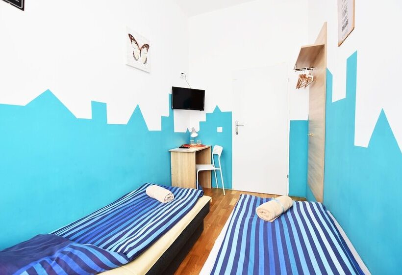غرفة قياسية حمام مشترك, City Central Hostel   Pokoje Prywatne