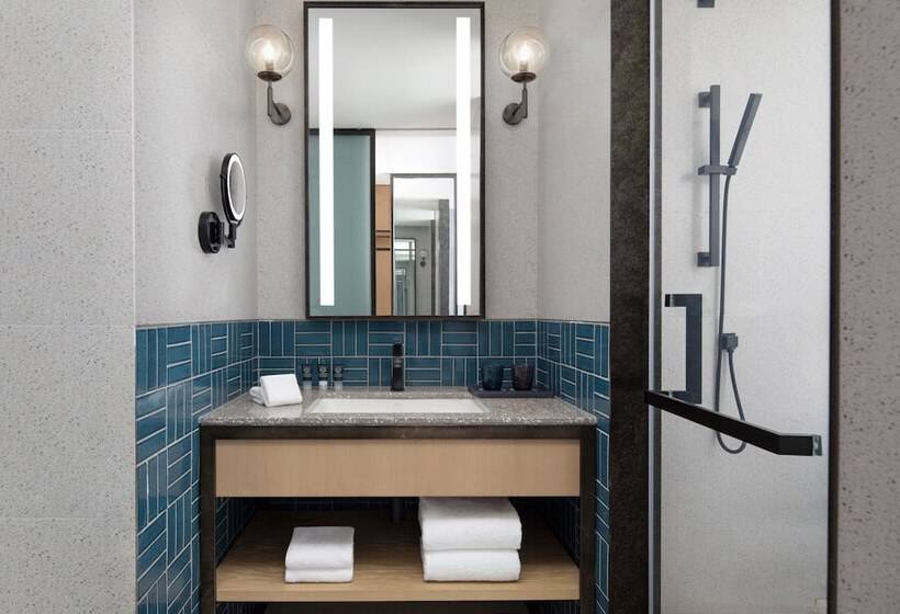 اتاق استاندارد با 2 تخت دوبل, Four Points By Sheraton Shanghai Hongqiao