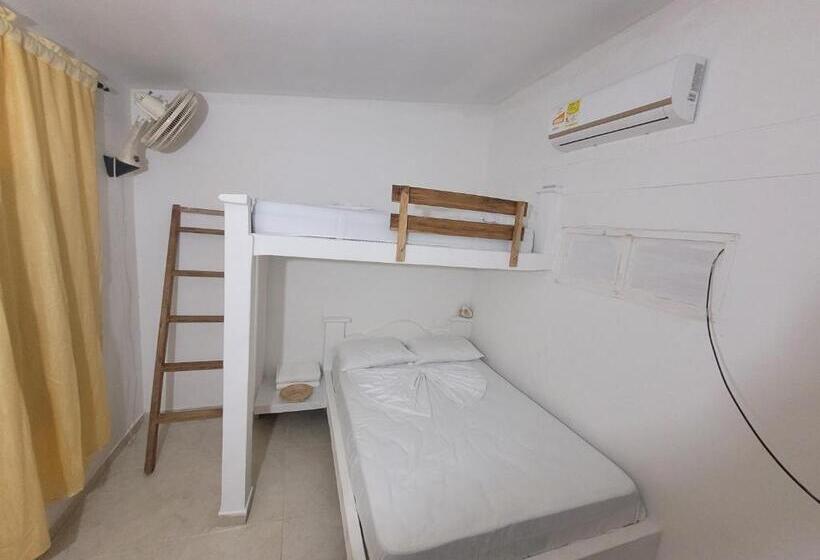 スタンダードバンガロー, Hostel Rincon Del Mar Ebenezer