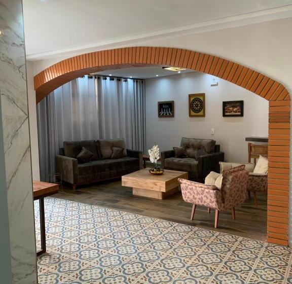غرفة قياسية ثلاثية, Aliança Barbacena