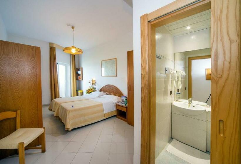 Четырехместный Номер Стандарт, Ecoresort Le Sirene   Caroli Hotels
