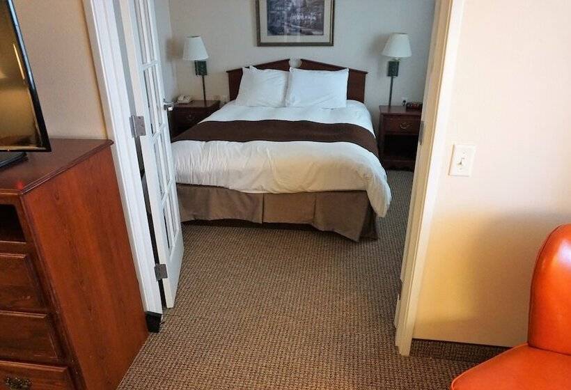 Люкс, River Hills Hotel  Mankato