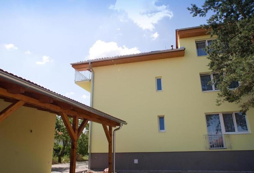 Номер Стандарт Трехместный, Villa Marcus