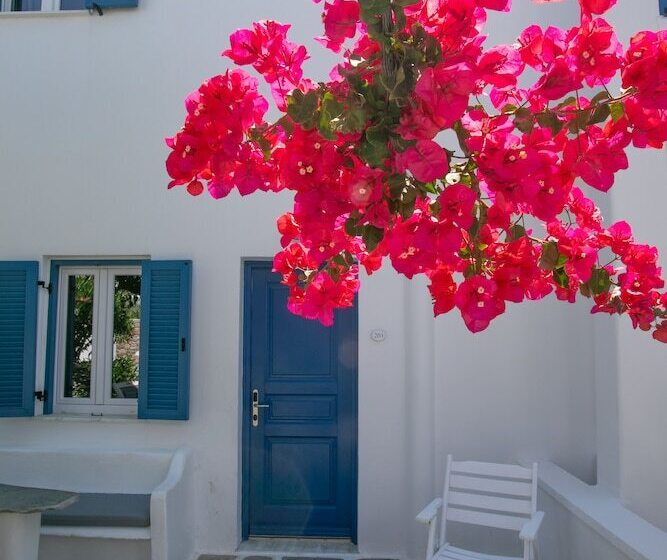 اتاق سه نفره دلوکس با چشم‌انداز باغ, Acrogiali Beachfront Hotel Mykonos