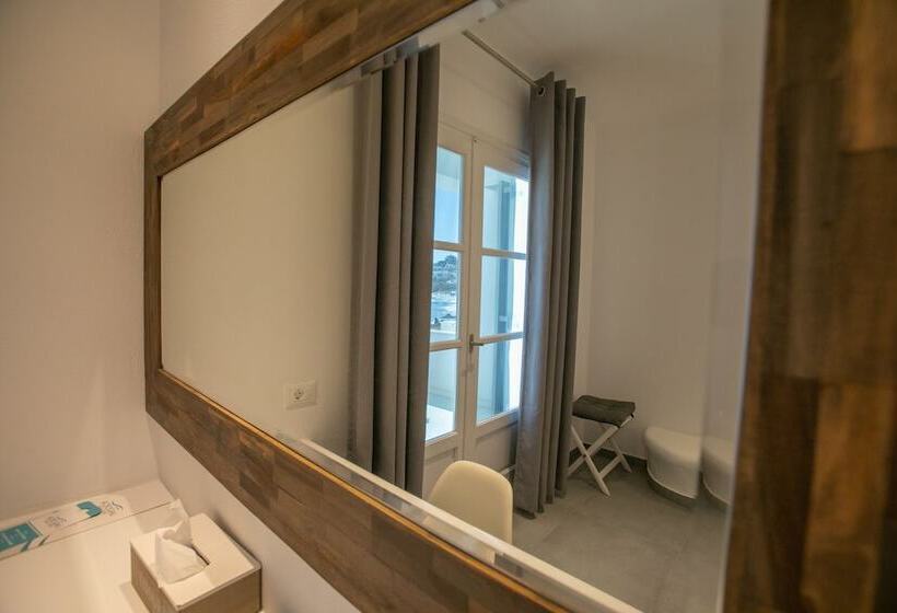 اتاق سه نفره دلوکس با چشم‌انداز دریا, Acrogiali Beachfront Hotel Mykonos