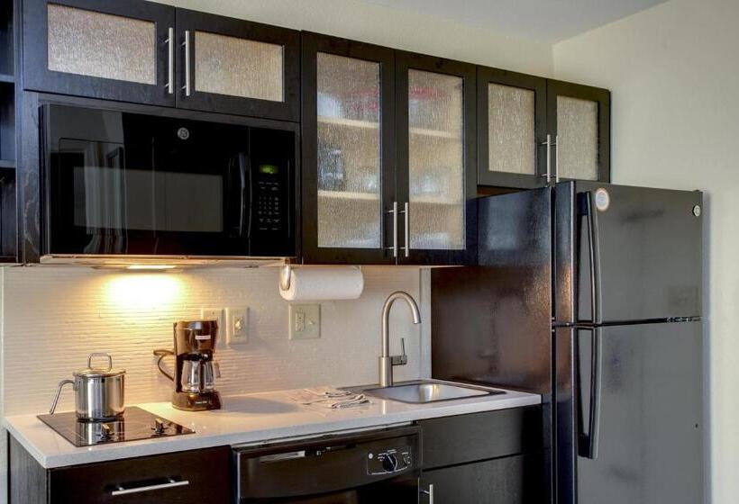 Люкс, Candlewood Suites Raleigh Crabtree, An Ihg