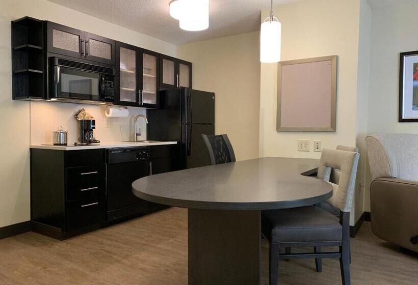 Номер Стандарт Адаптированный для Инвалидов, Candlewood Suites Raleigh Crabtree, An Ihg