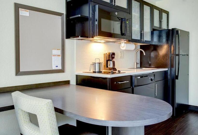 Люкс Адаптированный для Инвалидов, Candlewood Suites Raleigh Crabtree, An Ihg