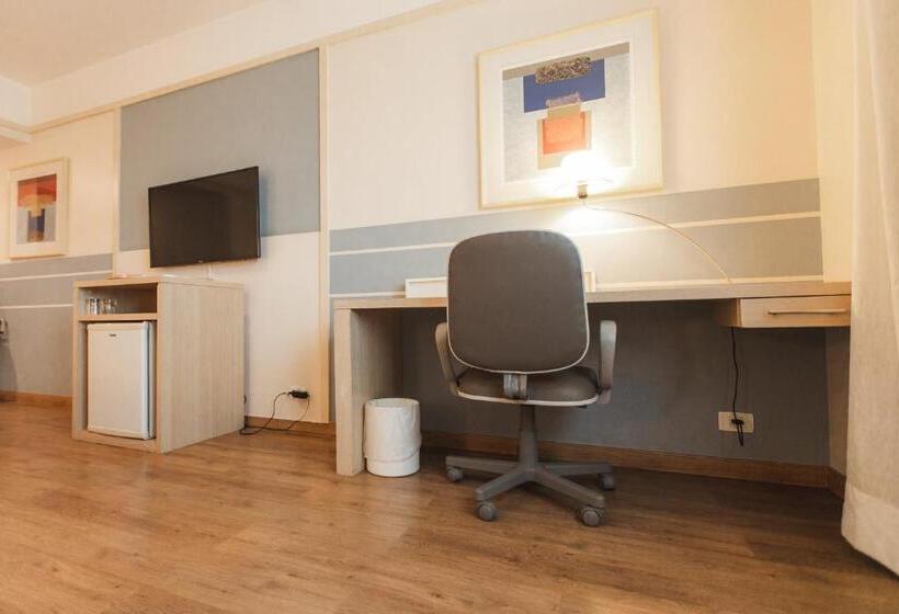 수피리어 트리플 룸, Comfort Suites Londrina