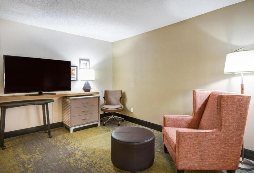 キングサイズベッドのスイートルーム, Holiday Inn Allentown Bethlehem, An Ihg
