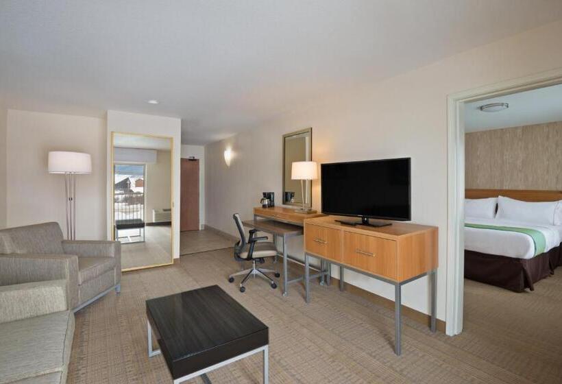 Люкс Кровать Кинг, Holiday Inn Express Hotel & Suites Fraser Winter Park Area, An Ihg