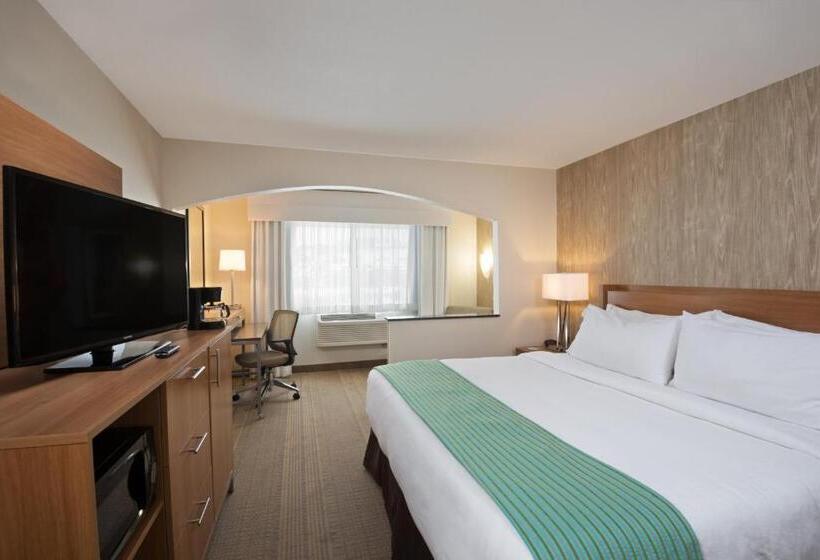 Люкс Кровать Кинг, Holiday Inn Express Hotel & Suites Fraser Winter Park Area, An Ihg