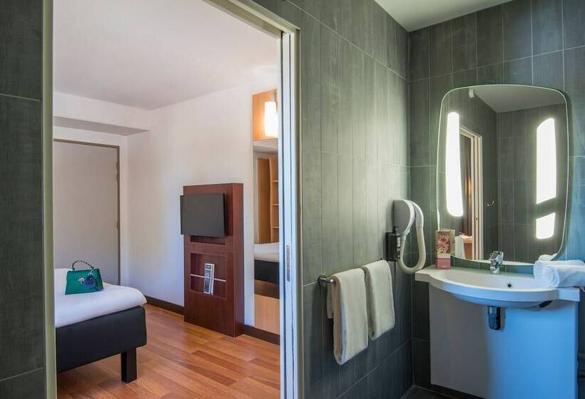 스탠다드 룸 더블 침대, Ibis Manosque Cadarache