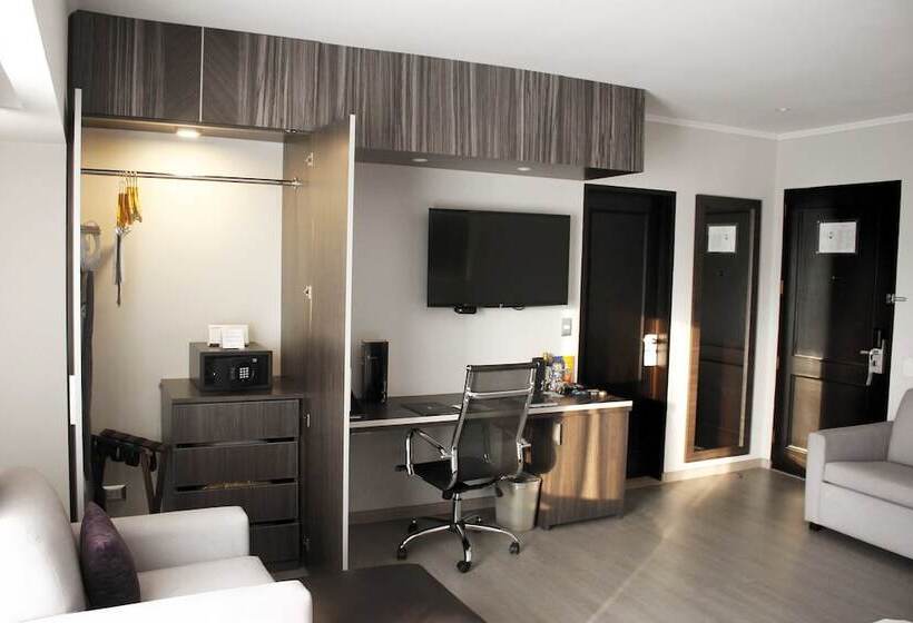 Полулюкс, Sol De Oro Hotel & Suites