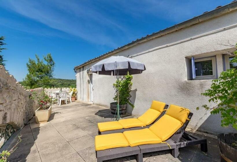 Семейный Номер, Auberge De Saugras