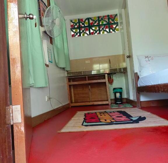 이코노미 룸, Mil's Hillside Tourist Inn