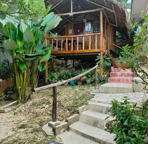 Бунгало Стандарт, Mil's Hillside Tourist Inn