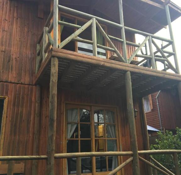 Семейное Бунгало, La Maison Des Fous