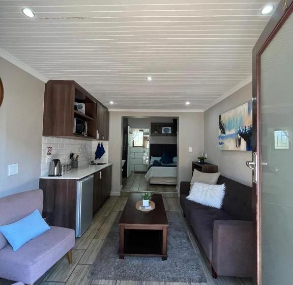 Номер Стандарт Вид на Бассейн, Panorama Self Catering