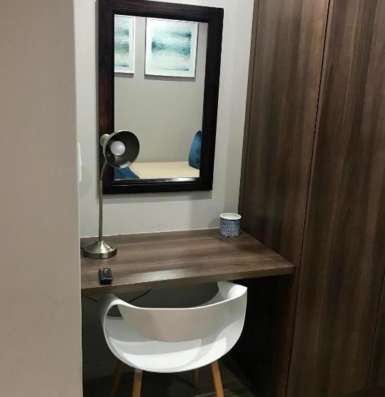 Номер Стандарт Вид на Бассейн, Panorama Self Catering