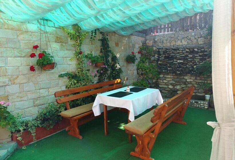 Номер Стандарт Трехместный, Guest House Stoletnika