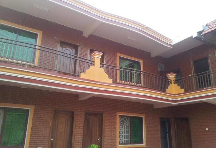 家庭间, Javier Guesthouse