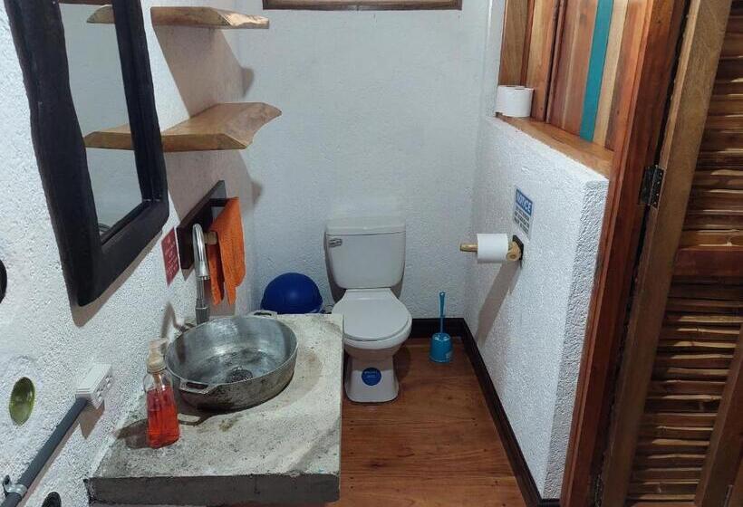 Бунгало Стандарт, La Urraca Loca Hostel