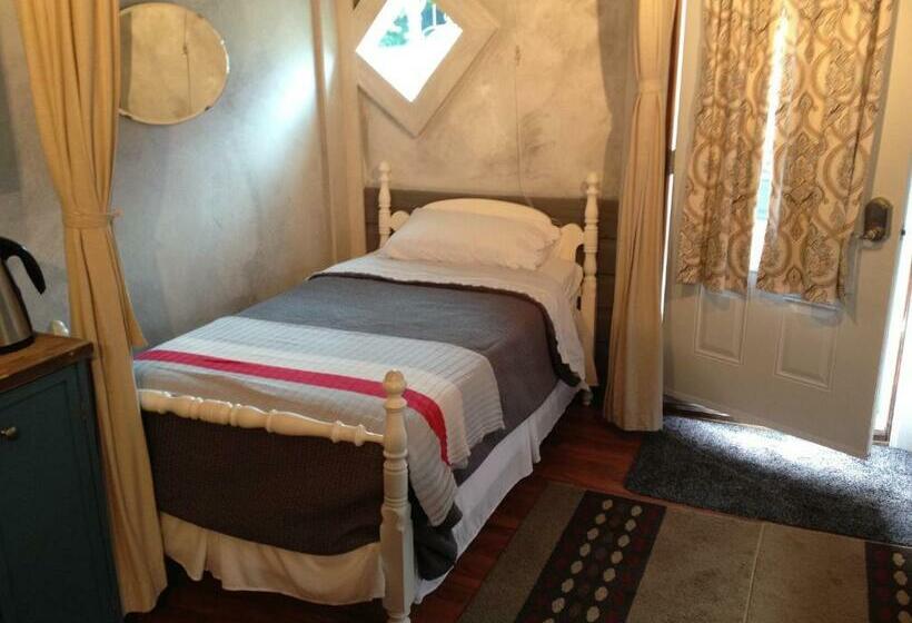 Хижина, Auberge Old Chelsea