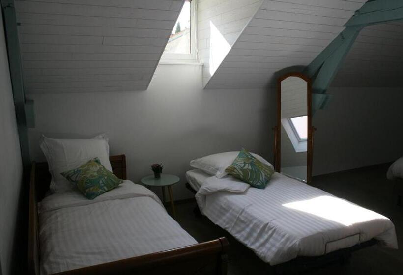 Номер Стандарт, Au Relais De Chaussy