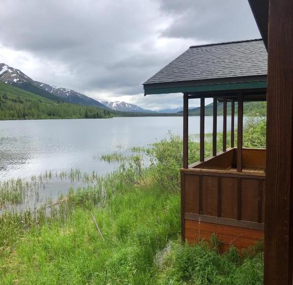 Бунгало Стандарт, Summit Lake Lodge