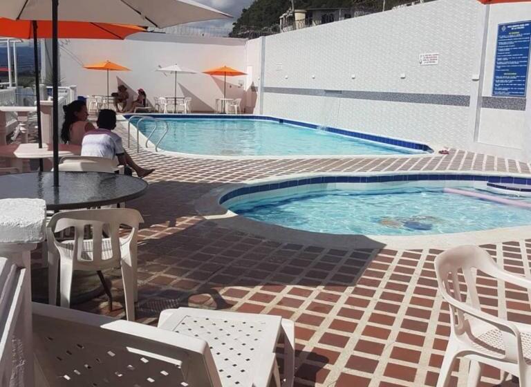 Quarto Quádruplo Estandar, Emperador