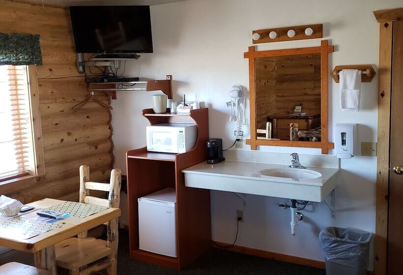 Номер Стандарт, Wolf Den Log Cabin Motel And Rv Park