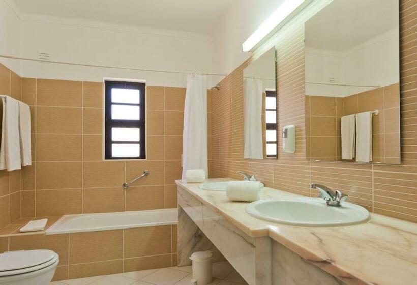 Апартаменты 3 Спальни, Colina Village