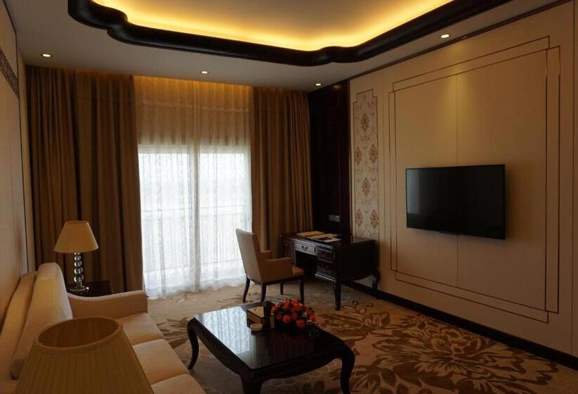 디럭스 스위트, Don Chan Palace Hotel & Convention