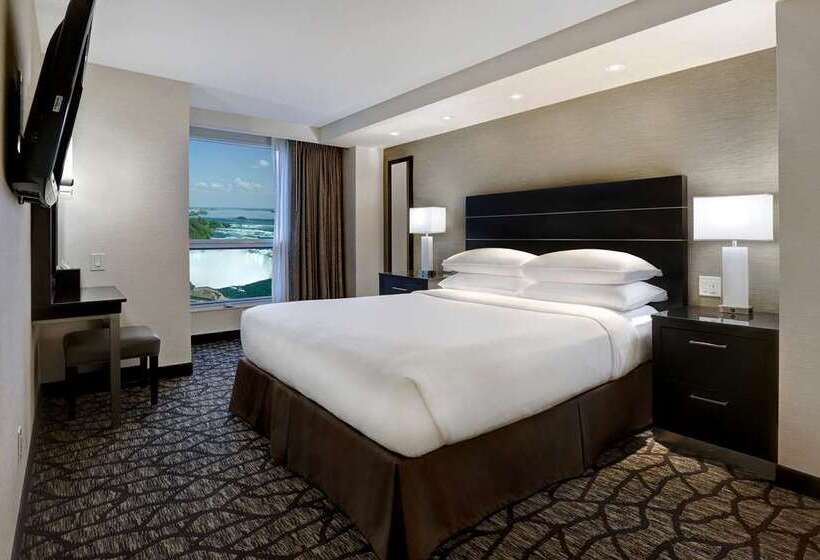 キングサイズベッドのスイートルーム, Embassy Suites By Hilton Niagara Falls Fallsview