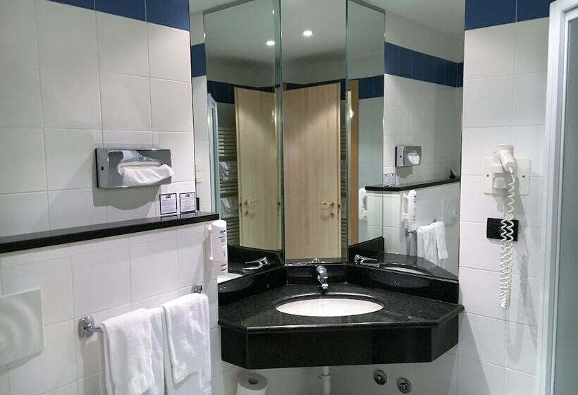 اتاق استاندارد, Holiday Inn Express Parma, An Ihg
