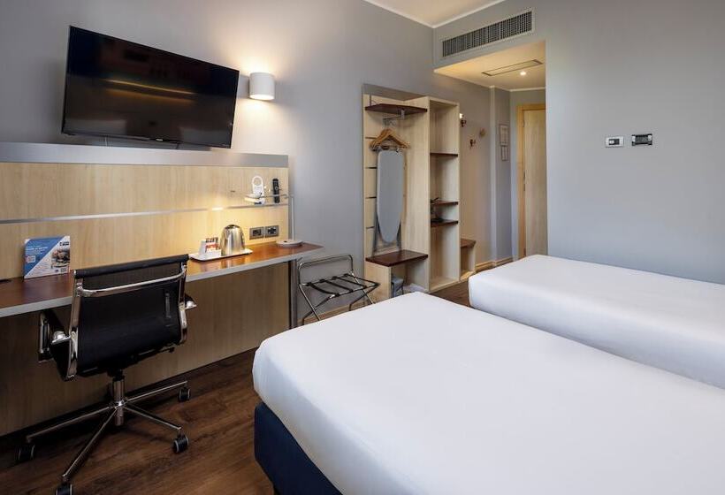 اتاق استاندارد, Holiday Inn Express Parma, An Ihg