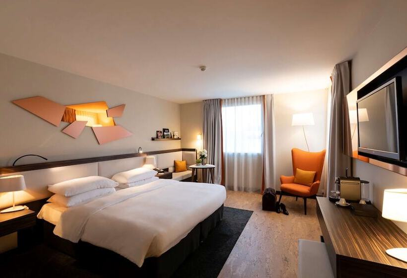 Номер Премиум, Radisson Blu Hotel, Paris Boulogne