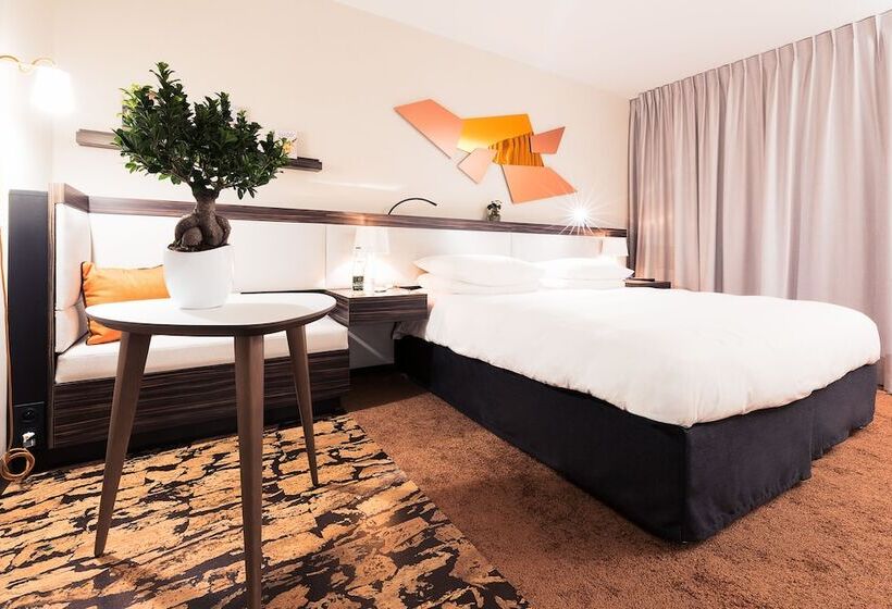 Номер Премиум, Radisson Blu Hotel, Paris Boulogne