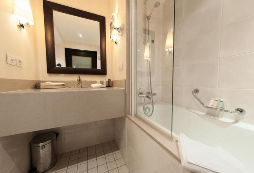 Номер Стандарт, Radisson Blu Hotel, Paris Boulogne