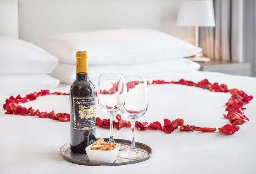 Номер Стандарт, Radisson Blu Hotel, Paris Boulogne