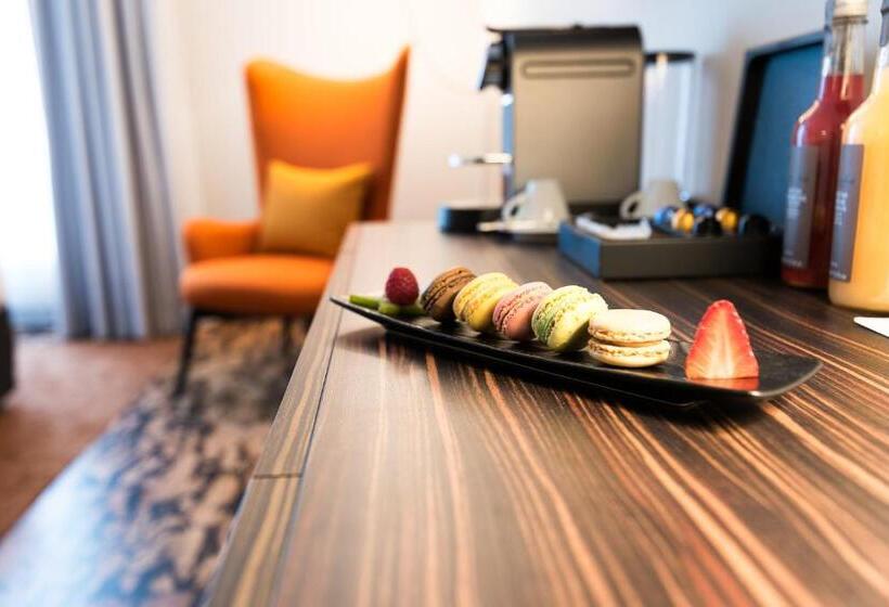 Номер Премиум, Radisson Blu Hotel, Paris Boulogne
