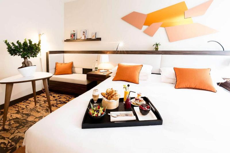 Номер Премиум, Radisson Blu Hotel, Paris Boulogne