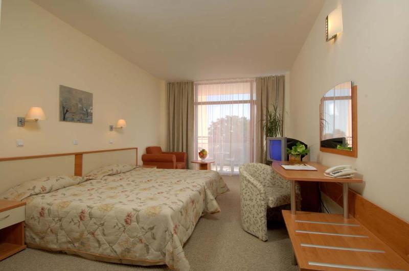 Номер Стандарт Вид на Парк, Helios Spa Hotel   Children Slides, Pool, Entertainment & All Inclusive
