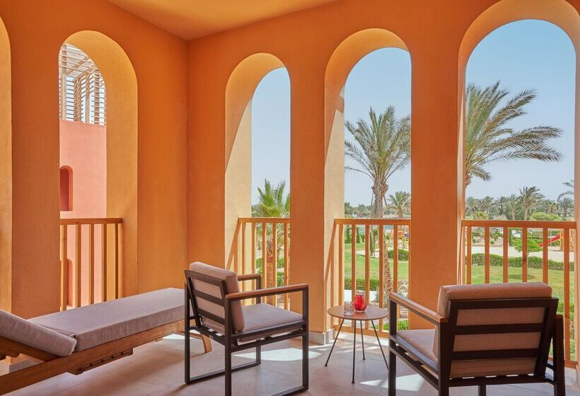 اتاق سوپریور با تخت بزرگ, Steigenberger Golf Resort El Gouna