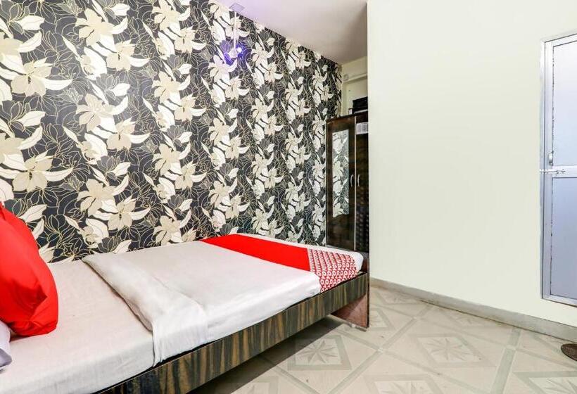 Трехместный Номер Классика, Oyo 75326  Shri Sai Palace